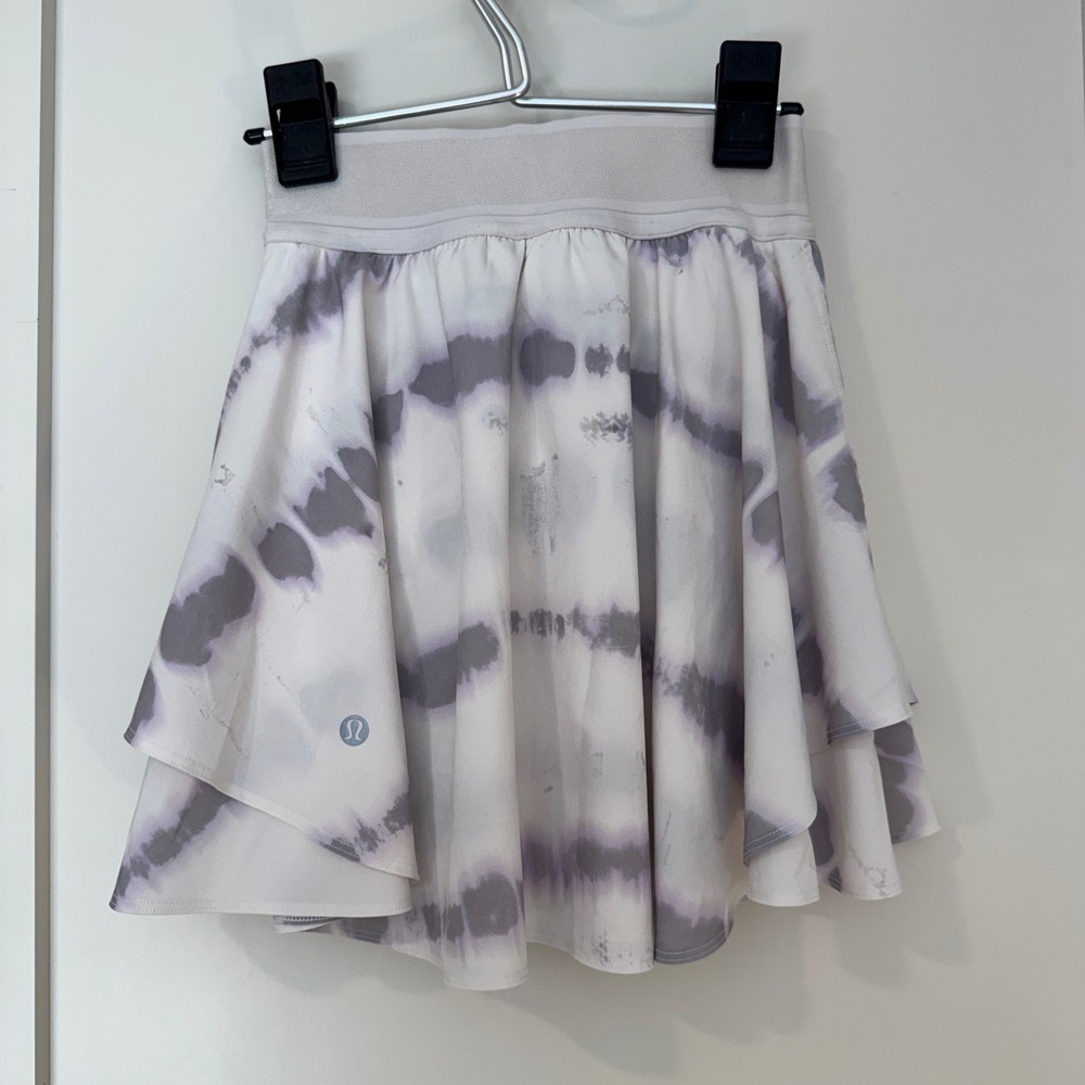 Lululemon Court Rival High-Rise Skirt Size 0 Tie Dye White Grey LW8ADJT - Picture 2 of 6